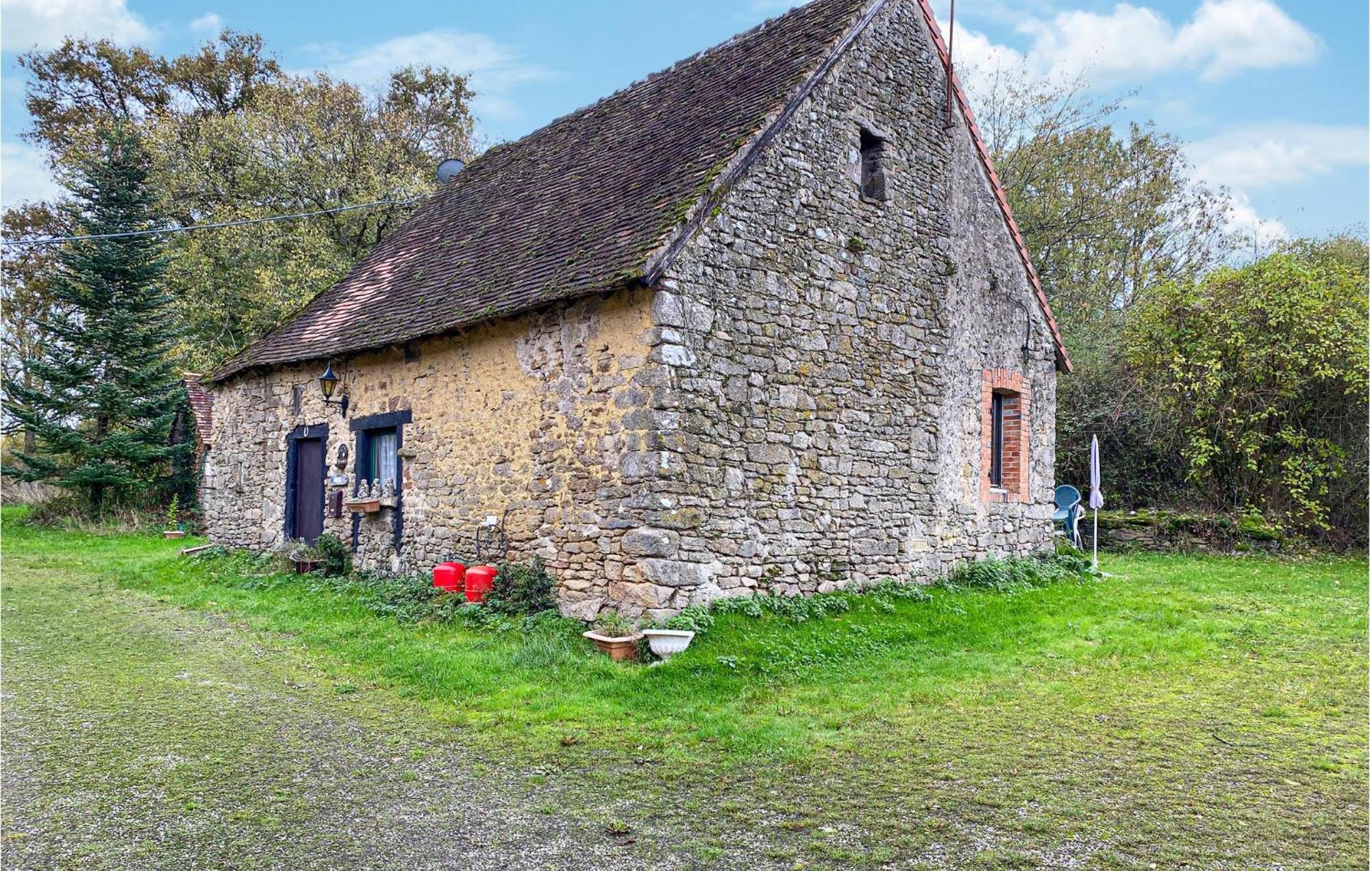 1 Bedroom Nice Home In Saint Martin Le Mault エクステリア 写真